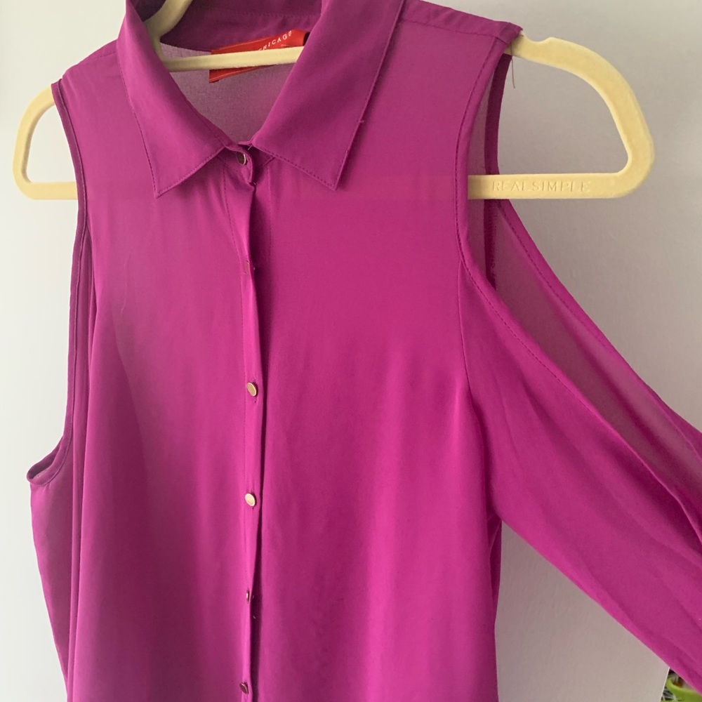 Akita Chicago red label sz medium chiffon top